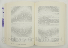 Diender in Amsterdam, de beproevingen van een politiekorps 1966-1999 - 24½ x 18 x 5 cm