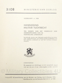 MVO Handleiding Militair Tuchtrecht 1952 - 3108 - afmeting 12 x 19 cm - origineel