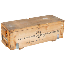 Decoratieve Houten Munitie kist van 2000 stuks 9mm patronen  - 58 x 22 x 20 cm. - origineel