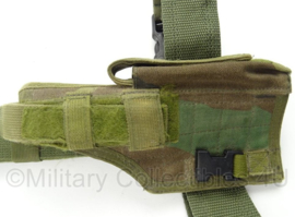 Korps Mariniers en US Army woodland camo beenholster - Eagle USA Drop Leg holster - rechtshandig - afmeting 50 x 50 x 20 cm - origineel