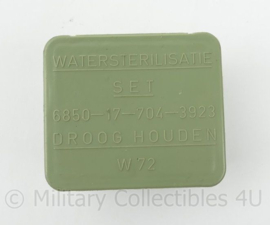 KL watersterilisatie set W72 met thio- en chloortabletten - 6 x 3 x 5½ cm - origineel