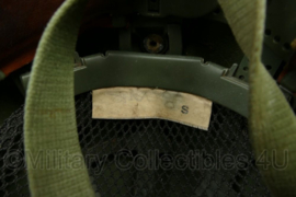 KMARNS Korps Mariniers M92 M95 composiet helm met parakinriem en Forest camo overtrek - maat Small - origineel