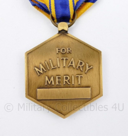 USAF US Air Force Military Merit medaille in originele case met beide batons - 11 x 2,5 x 12,5 cm - origineel