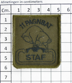 KL Nederlandse leger 11 PAGNBAT Staf  11 Pantsergeniebataljon Staf borstembleem - met klittenband - 5 x 5 cm - origineel