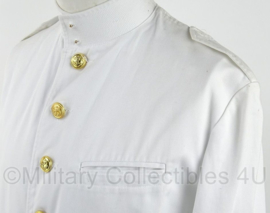 KM Marine toetoep uniform wit met opstaande kraag en gouden knopen - maat 53/ boord 40 cm. - origineel