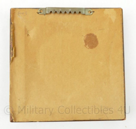 WO2 Lijstje met Brits wapen - 14 x 14 x 2 cm - origineel