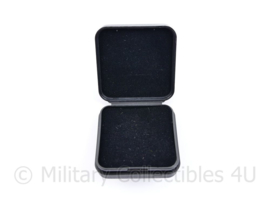 Defensie lege medaille doosje voor baton van Vredesoperaties -  5,5 x 5,5 cm - origineel