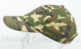 Baseball cap Woodland camo - one size - gedragen