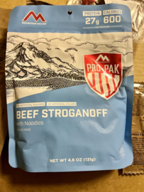 1 doos met US Army MCW MRE Cold Weather  - Meal Cold Weather  - maaltijd houdbaar tot 2053! - Inspect Date 2-2027