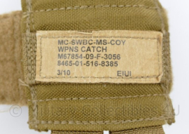 US Army en Defensie Molle MC-SWBC-MS-Coy WPNS Weapons catch holder Coyote -  Eagle Industries - 11 x 5,5 x 10 cm -  origineel