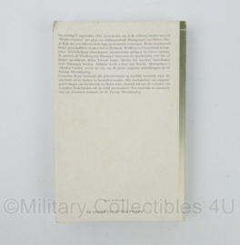 Boek Een brug te ver - Cornelius Ryan - 15 x 2,5 x 23 cm - origineel