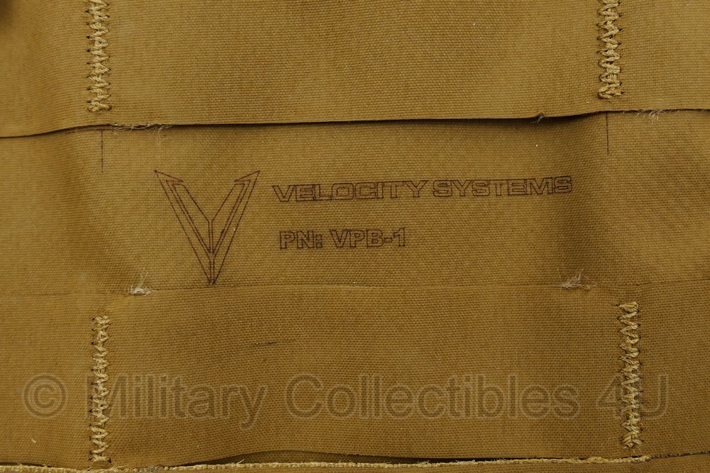 Velocity Systems VPB-1 Helium Whisper Triple 5.56 Magazine Pouch, Open Top Coyote - 24 x 2 x 15 cm - origineel