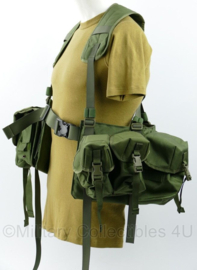 Kmarns Korps Mariniers Jungle Warfare Rig  Tropical Pattern Profile Equipment met 2 pouches - NIEUW - origineel