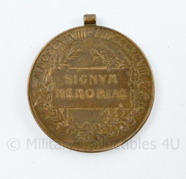 Oostenrijks Hongaarse medaille Wo1 Signum Memoriae Franc.IOS.IDGIMP.AVSTR.REX.BOH.GAL.ILL.ETC.ETAP.REX.HVING  - 4 x 3,5 cm - origineel