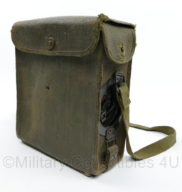 WO2 US Army EE8 Field Phone met stoffen draagtas met draagriem - hoorn mist - 20 x 10 x 25 cm - origineel