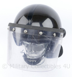 ME helm merk Petris Black 2006 - maat 57/58 - origineel