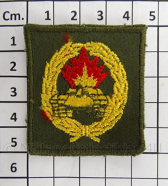 KL Landmacht Pantserbestrijdingssystemen embleem - afmeting 4,5 x 5 cm - origineel