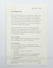 KL Landmacht Instructie kaart - Geweld gebruik - IK 2-27 - afmeting 10 x 15 cm - origineel