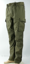 Carinthia TRG Trousers Olive waterproof regenbroek met beenzakken groen - maat MEDIUM - licht gedragen  - origineel