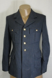 KLU Luchtmacht piloten uniform jas MET broek 1963 - Korporaal  - 104 cm borstomtrek en 80 cm buikomtrek - origineel