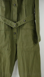 WO2 US HBT coverall met originele patch en insignes - 143 cm lang - replica