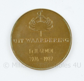 Koningin Wilhelmina Fonds uit waardering  Fr. H Gemen 1976 1987 - diameter 4,5 cm - origineel