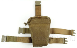 KL Landmacht Droppouch been Coyote Tan - afmeting 24 x 10 x 20 cm - origineel