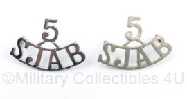 Paar Britse St Johns Ambulance Shoulder Titles - 4,5 x 3 cm -  origineel