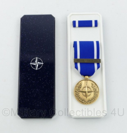 KL NATO former Yugoslavia medaille doosje met medaille - origineel