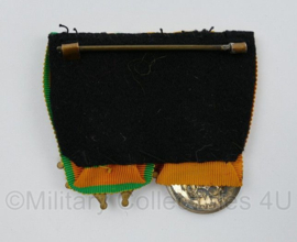 Medaille balk Koninklijke marine trouwe dienst zilver en KNBLO Marsvaardigheid medaille  - 7,5 x 6,5 cm -origineel