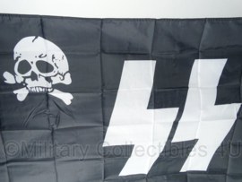 Waffen ss vlag runen met doodskop - polyester - 90 x 150 cm