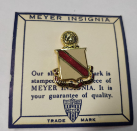 US Army 2nd Supply & Transport Battalion unit crest metaal - 3,3 x 2,3 cm - maker Meyer - origineel