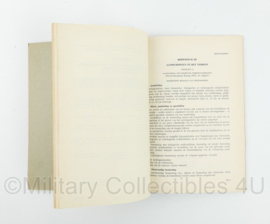 KL Nederlandse leger handboek VS 2-1120/2 Velddienst deel 2 Tekens en Afkortingen - 16 x 0,5 x 22 cm - origineel