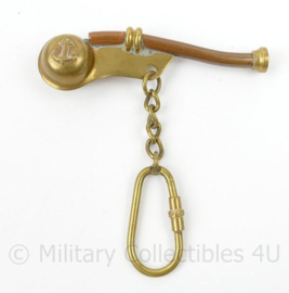 KM Koninklijke Marine bootsmansfluitje/boatswain's call/bosun's whistle aan karabijnhaak - 9 x 8½ x 2 cm - origineel