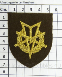 KL Landmacht vaardigheids borst embleem MLV Militaire Lichamelijke Vaardigheden - afmeting 5,5 x 7 cm - origineel