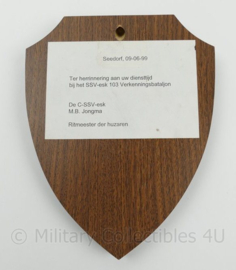 Wandbord Staf, Staf- en Verzorgings Eskadron 103 Verkenningsbataljon - 14½ x 1½ x 18½ cm - origineel