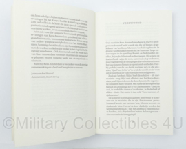 Boek Durf Te Springen - persoonlijke ervaringen van een Nederlandse marinier - Kees Amsterdam - 14 x 1,5 x 22 cm - origineel