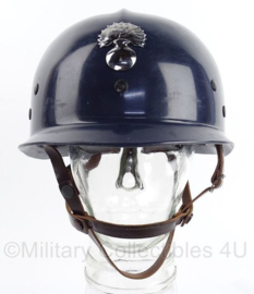 Belgische Rijkswacht /  Gendarmerie helm - blauw met insigne voorop - origineel