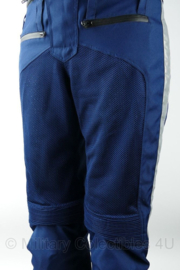 Moderne blauwe Nederlandse KMAR marechaussee motorbroek - met reflectie - merk Damen - maat 53   - origineel