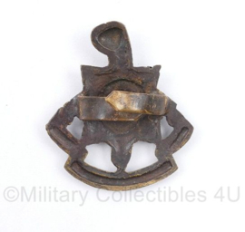 Britse WO2 cap The Royal Sussex Regiment - 4,5 x 3,5 cm - origineel