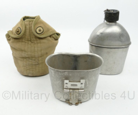 WO2 US Army veldfles set - RVS fles 1943, RVS beker en khaki hoes 1942 - origineel