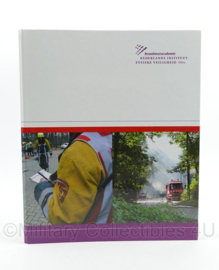 Nederlandse Brandweeracademie Nibra Manschap a Levensreddende Handelingen handboek - 26,5 x 6 x 31,5 cm - origineel