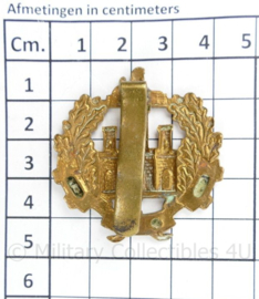 WO2 Britse Cap badge The Essex Regiment - 4,5 x 4,5 cm - origineel