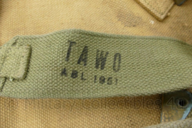 1954 Britse pukkel Smallpack met L straps Khaki met zwarte gespen  - origineel