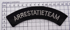 Nederlandse Politie  Arrestatieteam straatnaam embleem -  met klittenband - afmeting 15 x 5 cm