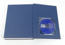 KM Koninklijke Marine Gedenkboek Koninklijk Instituut voor de Marine 1904-2004 KIM - 20,5 x 4 x 27 cm - origineel