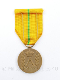 Belgische Medaille Albert V Rex 1909-1934 met doosje  - 9 x 4 cm - origineel