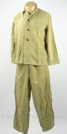 MVO jaren '50 pyjama jas en broek - maat 50 - broek heeft scheur aan voorkant - origineel