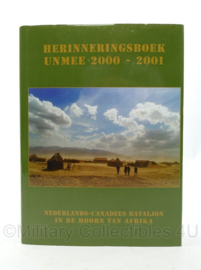 Herinneringsboek UNMEE 2000-2001 Nederlands-Canadees Bataljon in de Hoorn van Afrika - 21,5 x 2 x 29 cm - origineel