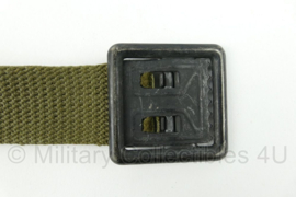 WO2 US OD Groene US manschaps Broekriem / trouser belt M1937 gestempeld US JQMD 1945 - maat 95 cm - origineel 1945